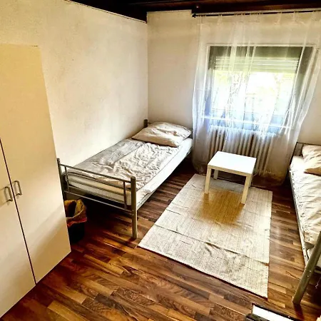 Hostel10 - In 3* Hockenheim